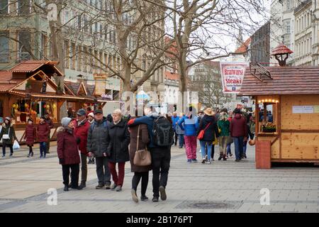 Monaco di Baviera, Germania - 23 febbraio 2020: La stagione del carnevale è un evento popolare a Monaco e inizia già la domenica con animazioni di strada, stand e. Foto Stock