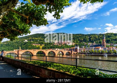 Germania, Baden-Wurttemberg, Heidelberg, Ponte Karl Theodor sul fiume Neckar Foto Stock