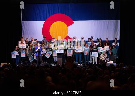 Denver, Stati Uniti. 23rd Feb, 2020. Elizabeth Warren parla ai sostenitori della sua campagna al Fillmore Auditorium di Denver, Colorado. Credito: Il Photo Access/Alamy Live News Foto Stock