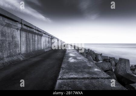 Scozia, East Lothian, Torness Centrali Nucleari Difese Del Mare. Foto Stock