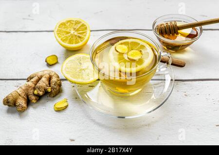 Studio di tè caldo con zenzero, limone e miele Foto Stock