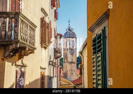 Croazia, Istria, Labin, edifici antichi e la Chiesa della Beata Vergine Maria, la torre di nascita Foto Stock