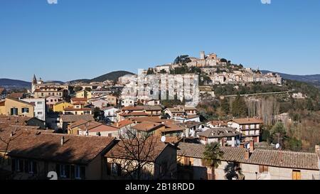 Veduta della città di Amelia, Terni, Umbria, Italia, Europa Foto Stock
