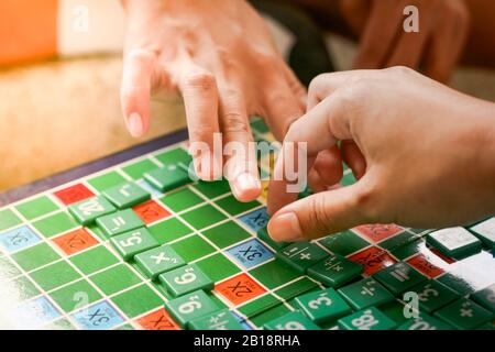 Giocare giochi matematici per gli studenti, UN Giochi Math Foto Stock