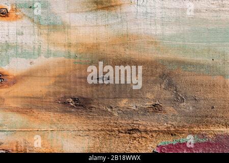 vernice sbucciata su tavole di legno da scafo di una barca, sfondo di tessitura del legno, sfondo di legno vintage con vernice peeling Foto Stock