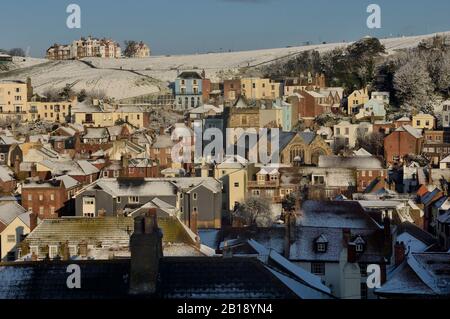 Coperta di neve Hastings old town, East Sussex, England, Regno Unito Foto Stock