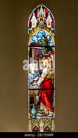 Vetrate c 1883 Raccolta della figlia di Jairus, Grande chiesa di Bealings, Suffolk, Inghilterra, Regno Unito di Ward e Hughes Foto Stock