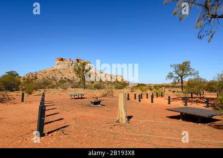 Bushcamp In Chambers Pillar Historical Reserve, Northern Territory, Nt, Australia Foto Stock