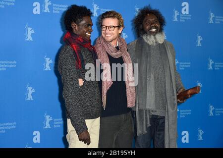 Jacob Junior Nayinggul, Witiyana Marika e Simon Baker alla fotocellula "High Ground" al Berlinale 2020/70. Festival Internazionale Del Film Di Berlino Presso L'Hotel Grand Hyatt. Berlino, 23 febbraio 2020 | utilizzo in tutto il mondo Foto Stock