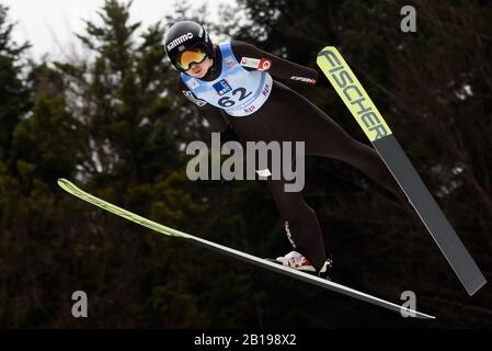 Ljubno, Slovenia. 23rd Feb, 2020. Maren Lundby di Norvegia compete durante la FIS Ski Jumping World Cup Ljubno 2020 23 febbraio 2020 a Ljubno, Slovenia. (Foto Di Rok Rakun/Pacific Press) Credito: Pacific Press Agency/Alamy Live News Foto Stock