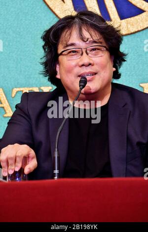 Tokyo, Giappone. 23rd Feb, 2020. Bong Joon-ho in una conferenza stampa per il film 'Parassita' presso il Japan National Press Club. Tokyo, 23 febbraio 2020 | utilizzo credito mondiale: DPA/Alamy Live News Foto Stock