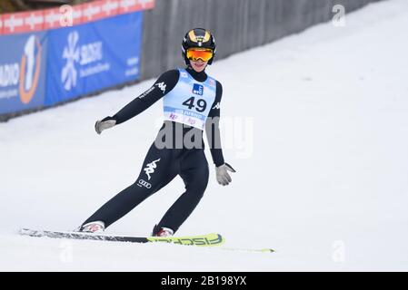 Ljubno, Slovenia. 23rd Feb, 2020. Lara Malsiner d'Italia compete durante la Coppa del mondo FIS Ski Jumping Ljubno 2020 23 febbraio 2020 a Ljubno, Slovenia. (Foto Di Rok Rakun/Pacific Press) Credito: Pacific Press Agency/Alamy Live News Foto Stock