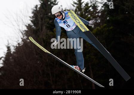 Ljubno, Slovenia. 23rd Feb, 2020. Vitalina Herasymiuk di Ukrain compete durante la FIS Ski Jumping World Cup Ljubno 2020 23 febbraio 2020 a Ljubno, Slovenia. (Foto Di Rok Rakun/Pacific Press) Credito: Pacific Press Agency/Alamy Live News Foto Stock