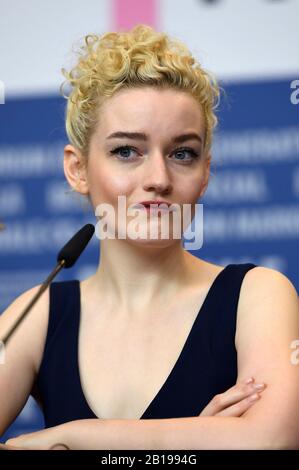 Berlino, Germania. 23rd Feb, 2020. Julia Garner alla conferenza stampa per 'l'assistente' al Berlinale 2020/70th Festival Internazionale del Film di Berlino presso l'Hotel Grand Hyatt. Berlino, 23 febbraio 2020 | utilizzo credito mondiale: DPA Picture Alliance/Alamy Live News Foto Stock