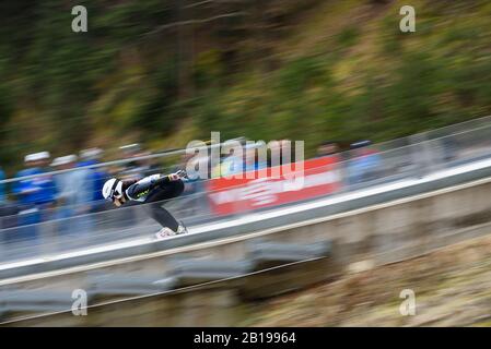 Ljubno, Slovenia. 23rd Feb, 2020. Xueyao li della Cina compete durante il FIS Ski Jumping World Cup Ljubno 2020 23 febbraio 2020 a Ljubno, Slovenia. (Foto Di Rok Rakun/Pacific Press) Credito: Pacific Press Agency/Alamy Live News Foto Stock