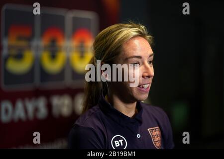 Il calciatore inglese Jordan Nobbs viene intervistato durante la UEFA Women's Euro 2021 500 giorni per partecipare all'evento mediatico al Wembley Stadium di Londra. Foto Stock