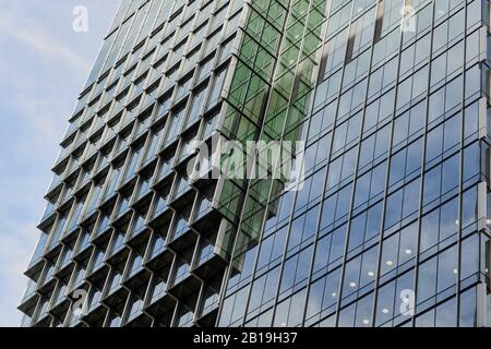 Dettaglio facciata a sbalzo. Sixty Martin Place, Sydney, Australia. Architetto: Hassell, 2019. Foto Stock