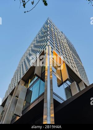 Vista Da Macquarie Street. Sixty Martin Place, Sydney, Australia. Architetto: Hassell, 2019. Foto Stock