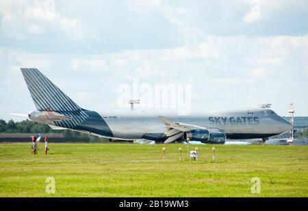 SHEREMETYEVO, Moscow Region, Russia - 28 Giugno 2017: Boeing 747-400F di cancelli Sky Airlines presso l'Aeroporto Internazionale di Sheremetyevo. Foto Stock