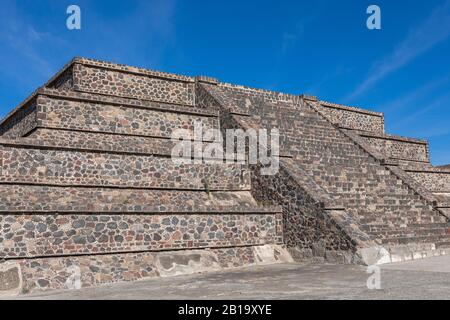 Le Piramidi nell'antica città di Teotihuacan in Messico. Foto Stock