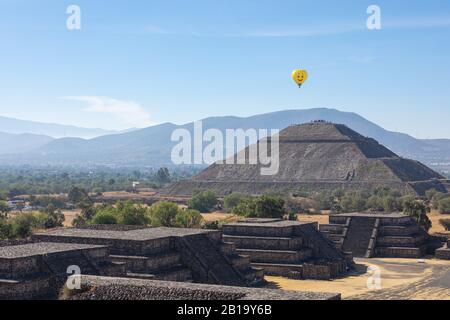 Le Piramidi nell'antica città di Teotihuacan in Messico. Foto Stock