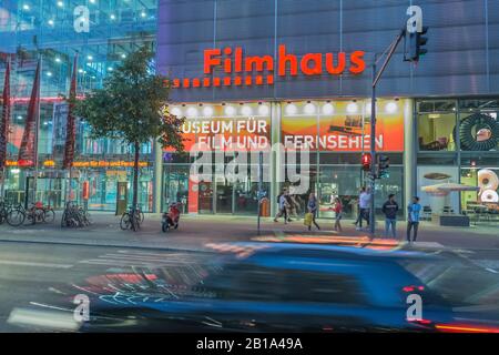 museo del cinema di berlino, filmhaus, museo fuer film und fernsehen Foto Stock