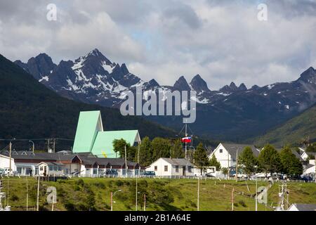 Puerto Williams sull'isola di Navarino, Cile, la città più a sud del mondo. Foto Stock