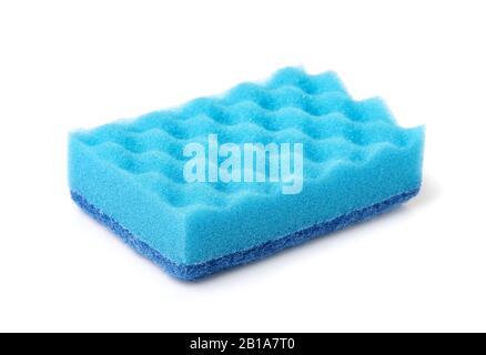 Spugna per lavaggio piatti blu su isolato Foto Stock
