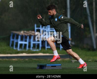 Napoli, Italia. 24th Febbraio 2020; Centro di formazione Castelvolturno, Napoli, Campania, Italia; UEFA Champions League Football, Napoli vs Barcellona, formazione Napoli; Dries Mertens of napoli Credit: Action Plus Sports Images/Alamy Live News Foto Stock