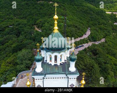 Vista dall'alto Chiesa della Risurrezione a Foros. Crimea Foto Stock