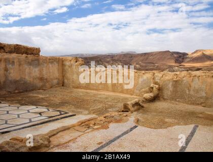 Restauro di rovine da una dimora sulla cima di Masada in Israele. Foto Stock