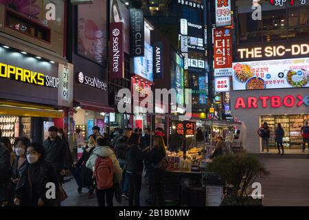 Mercato Notturno Di Myeongdong, Seoul, Corea Del Sud Foto Stock