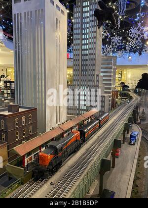 Holiday Train Show annuale al Grand Central Terminal con modellini ed edifici in miniatura, paesaggi e quartieri. New York City. Foto Stock