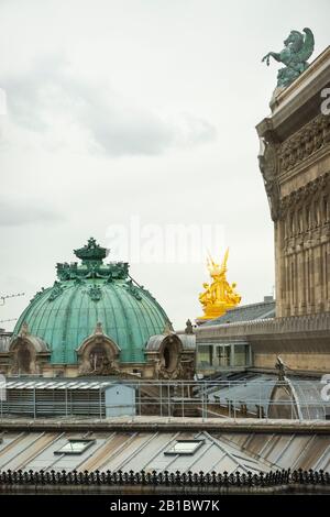 Parigi Opera House edificio dal tetto Galeries Lafayette Parigi Francia Foto Stock