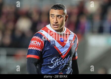 22nd Febbraio 2020, Totally Wicked Stadium, St Helens, Inghilterra; World Club Challenge, Saint Helens / Sydney Roosters : Siosiua Taukeiaho (10) Di Sydney Roosters Durante Il Gioco Foto Stock