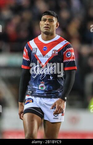 22nd Febbraio 2020, Totally Wicked Stadium, St Helens, Inghilterra; World Club Challenge, Saint Helens / Sydney Roosters : Daniel Tupou (2) Di Sydney Roosters Durante Il Gioco Foto Stock