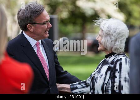 Programma Fulbright Cerimonia Di Piantatura Dell'Albero Commemorativo (26489561912). Foto Stock