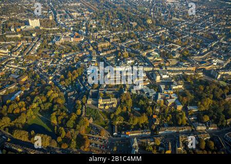 Veduta aerea, vista centro città, Mönchengladbach Minster St. Vitus, Abbazia del Municipio, Chiesa della Città, Vecchio mercato e Sacrestia, Museo Civico Abteiberg, M. Foto Stock