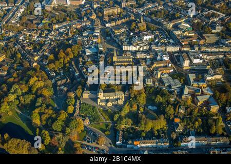 Veduta Aerea, Vista Centro Città, Cattedrale Di Mönchengladbach San Vito, Abbazia Del Municipio, Chiesa Della Città, Vecchio Mercato E Sacrestia, Museo Civico Abteiberg, Foto Stock