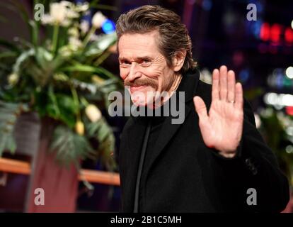 24 febbraio 2020, Berlino: 70th Berlinale, Premiere, Concorso, 'iberia': Attore Willem Dafoe. Il Festival Internazionale del Film si svolge dal 20.02 al 01.03.2020. Foto: Britta Pedersen/dpa-Zentralbild/dpa Foto Stock