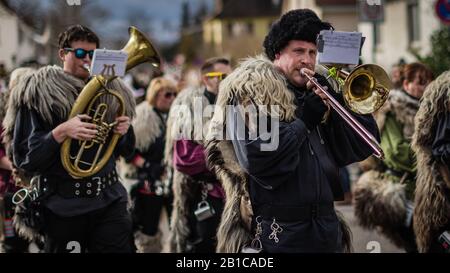 Mossingen, Baden Württemberg, Germania - 4 Febbraio 2018: Carnevale Di Fasnet In Germania. Foto Stock