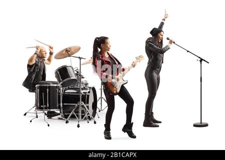 Rock band suonando con una cantante anteriore femminile isolata su sfondo bianco Foto Stock