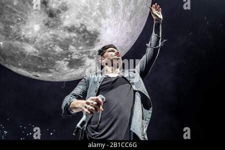 Lo script che si esibisce presso il Bournemouth International Centre. Credito: Charlie Raven/Alamy Foto Stock