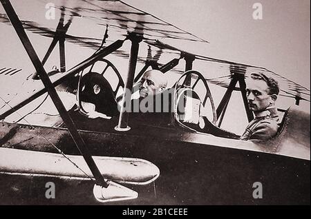 Gabriele D'Annunzio az első ülésen. Foto Stock