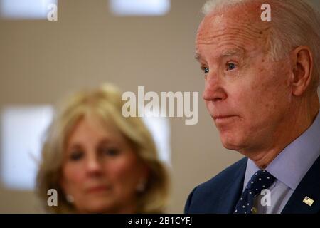 02202020 - Las Vegas, Nevada, USA: L'ex Vice Presidente e candidato democratico alla presidenza Joe Biden parla del suo piano di lotta contro la violenza delle armi, e la National Rifle Association durante la campagna elettorale a Las Vegas, mercoledì 20 febbraio 2020. I sopravvissuti alla violenza delle armi e i membri di Moms Demand Action, un gruppo di difesa contro la violenza delle armi, hanno aderito a Biden. Foto Stock