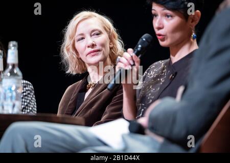 Berlino, Germania. 24th Feb, 2020. Berlinale parla con Cate Blanchett durante il 70th Festival Berlinale. (Foto Di Beata Siewicz/Pacific Press) Credit: Pacific Press Agency/Alamy Live News Foto Stock