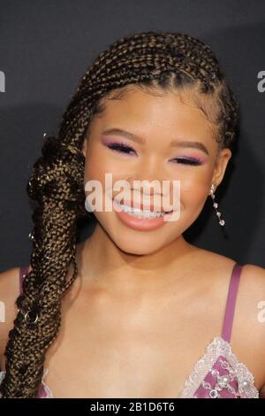 Los Angeles, Stati Uniti. 25th Feb, 2020. Storm Reid alla Premiere 'The Invisible Man' tenutasi al TCL Chinese Theatre di Los Angeles, California, 24 febbraio 2020. Photo Credit: Joseph Martinez/Picturelux Credit: Picturelux/The Hollywood Archive/Alamy Live News Foto Stock