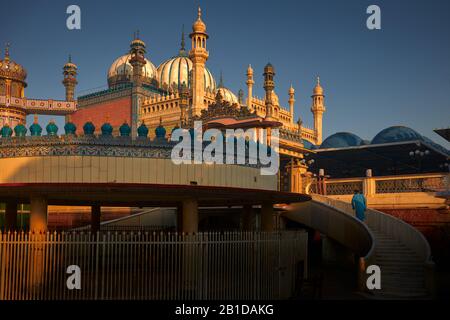 Situato nel villaggio di Bhong, distretto di Rahim Yar Khan, provincia di Punjab, Pakistan. È stato progettato e costruito in un periodo di quasi 50 anni Foto Stock