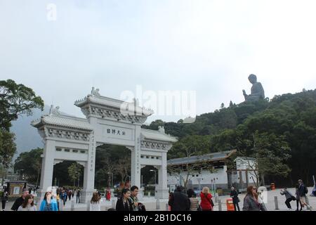 La Porta Del Villaggio Di Ngong Ping, Isola Di Lantau Foto Stock