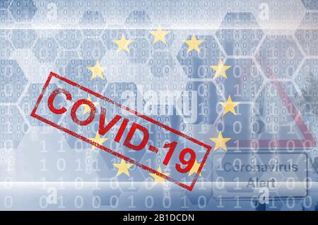 Bandiera dell'Unione europea e composizione astratta digitale futuristica con iscrizione Covid-19. Concetto di focolaio di coronavirus Foto Stock